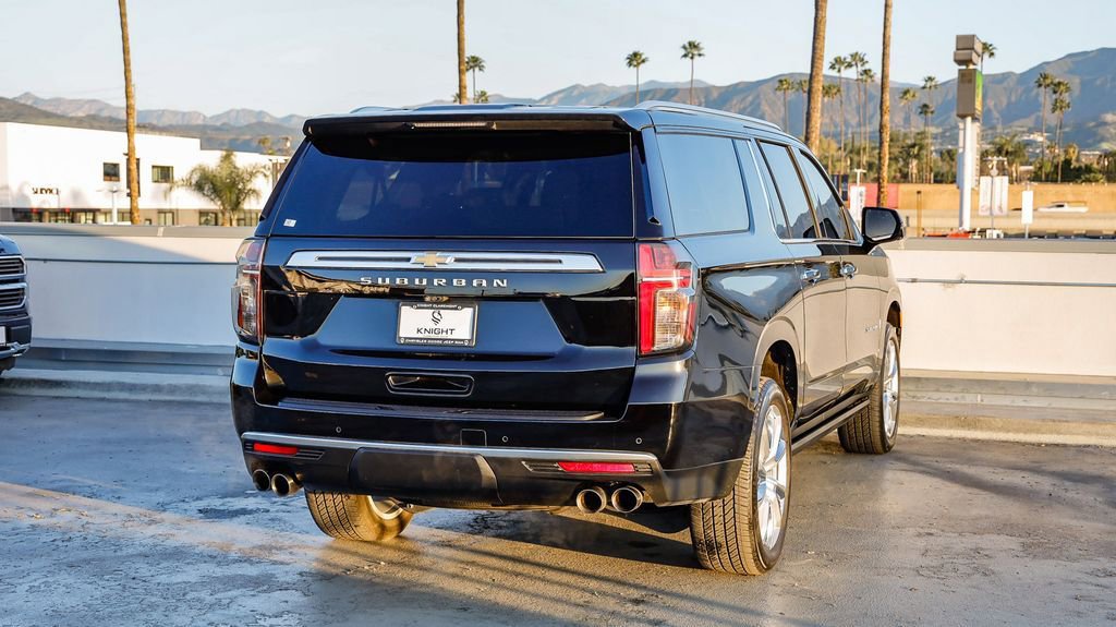 Used 2024 Chevrolet Suburban High Country w/ Premium Package image 9