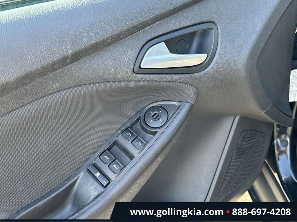 Used 2014 Ford Focus SE w/ SE Sport Package image 15
