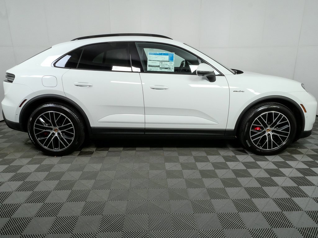 New 2025 Porsche Macan 4S Electric image 30