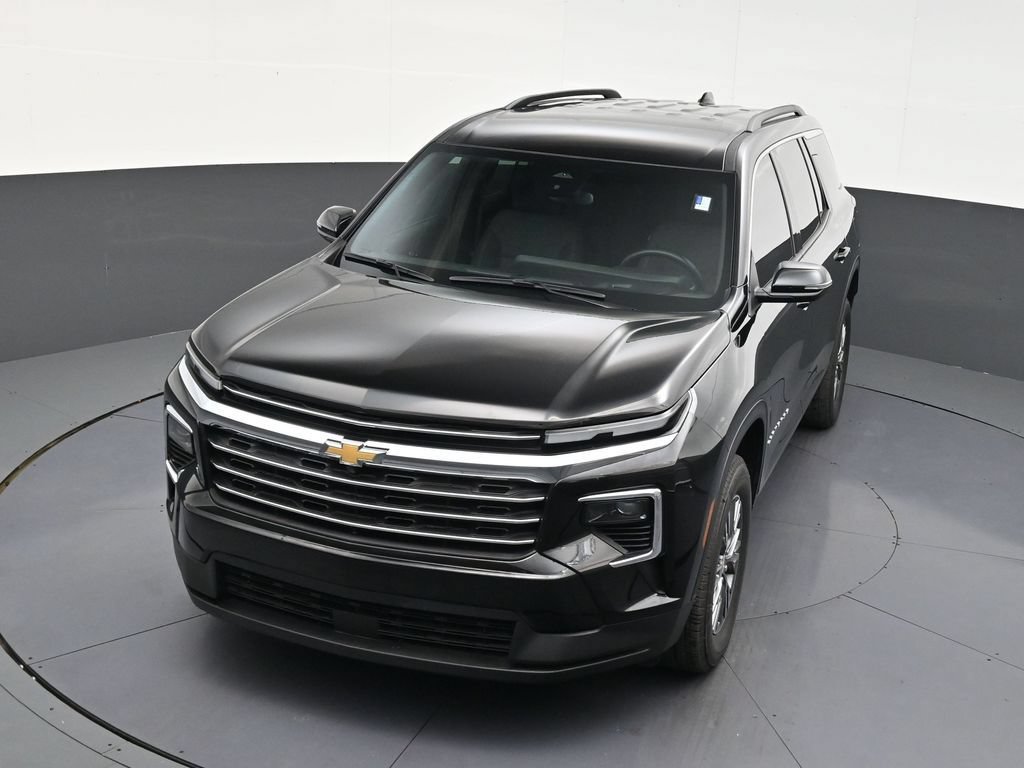 Used 2025 Chevrolet Traverse LT FWD image 16