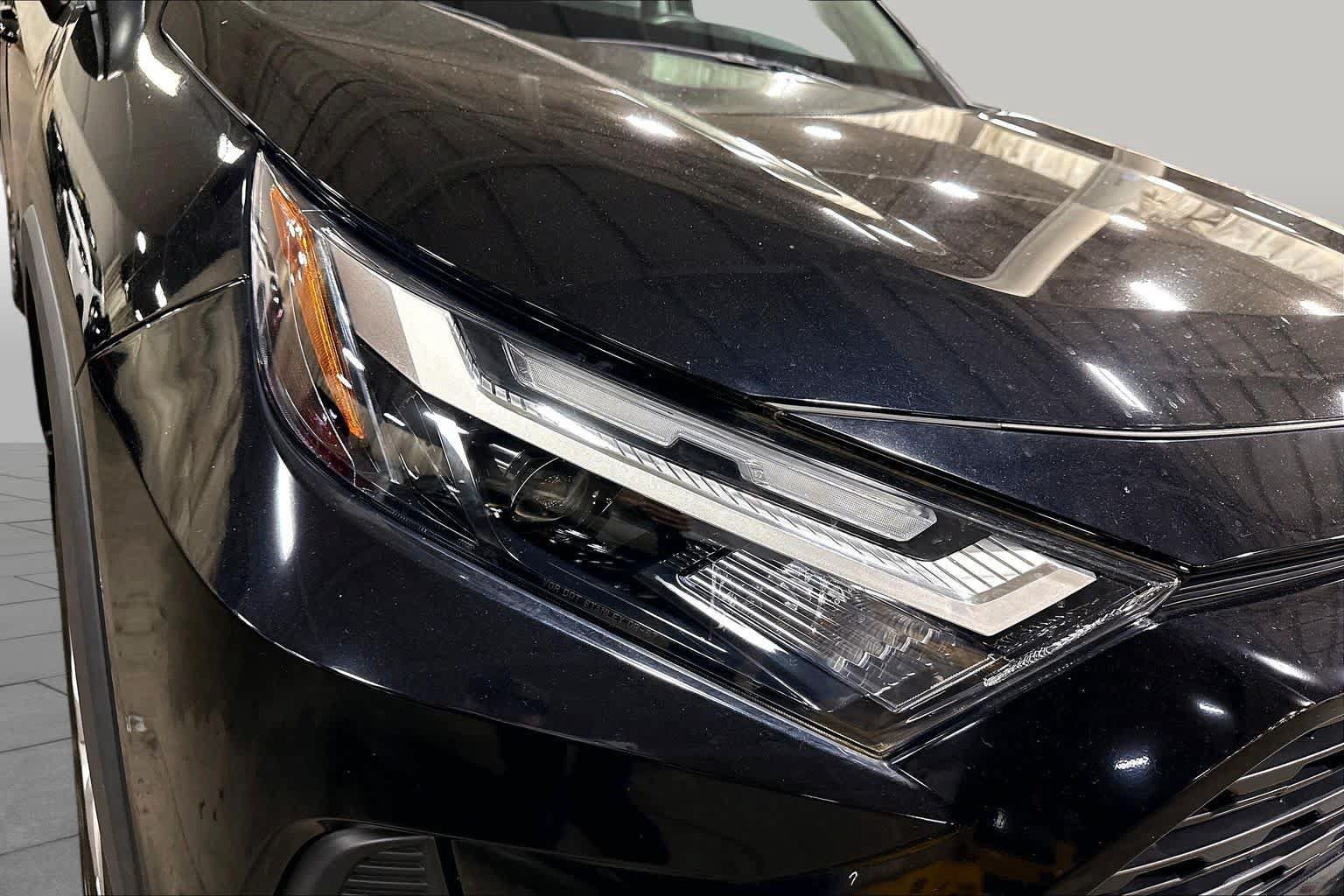 Used 2023 Toyota RAV4 LE AWD/4WD image 28