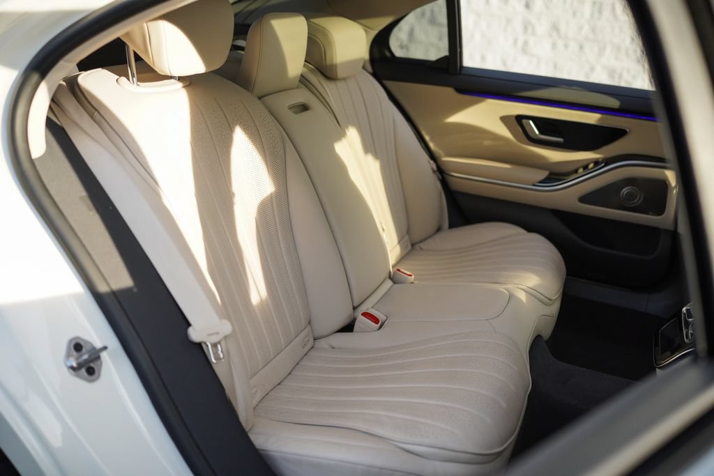 Used 2022 Mercedes-Benz S 500 4MATIC w/ AMG Line Package image 26