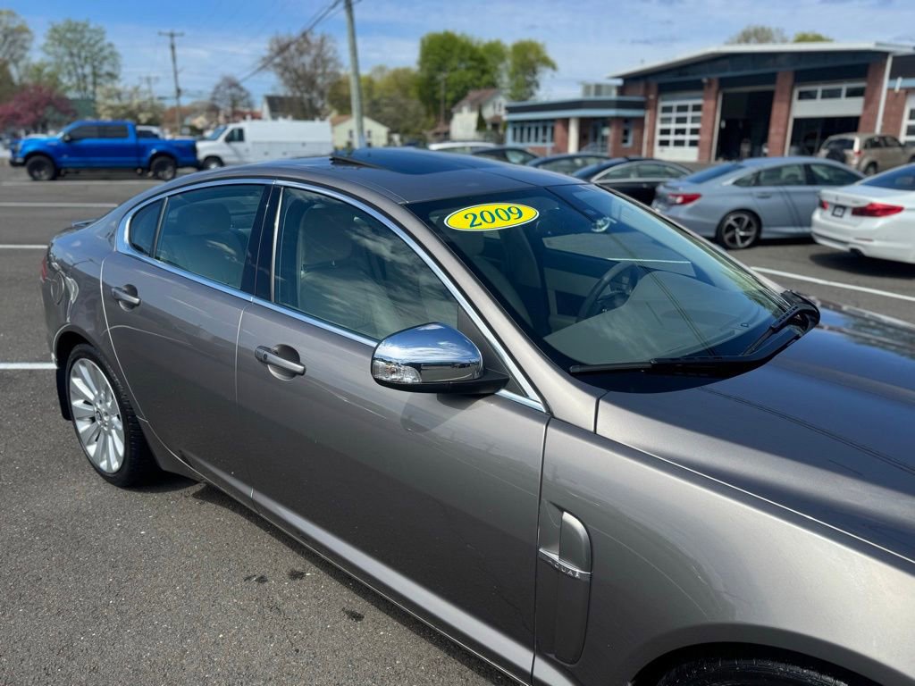 Used 2009 Jaguar XF Premium RWD image 12