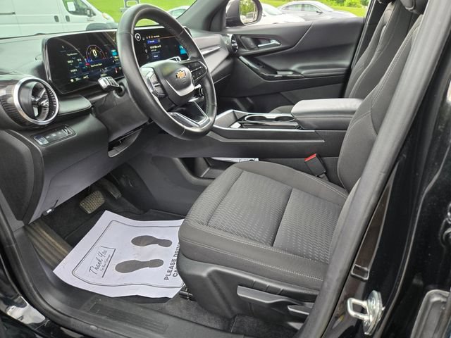 Used 2025 Chevrolet Equinox LT AWD/4WD image 13