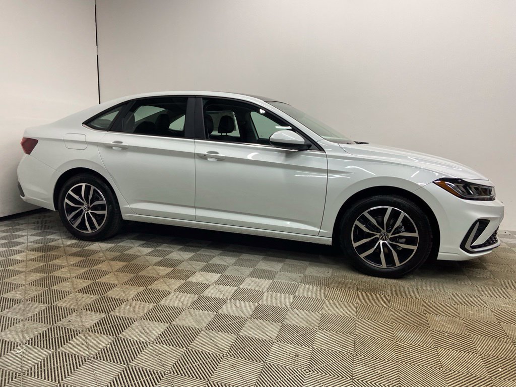 New 2027 Volkswagen Jetta SE