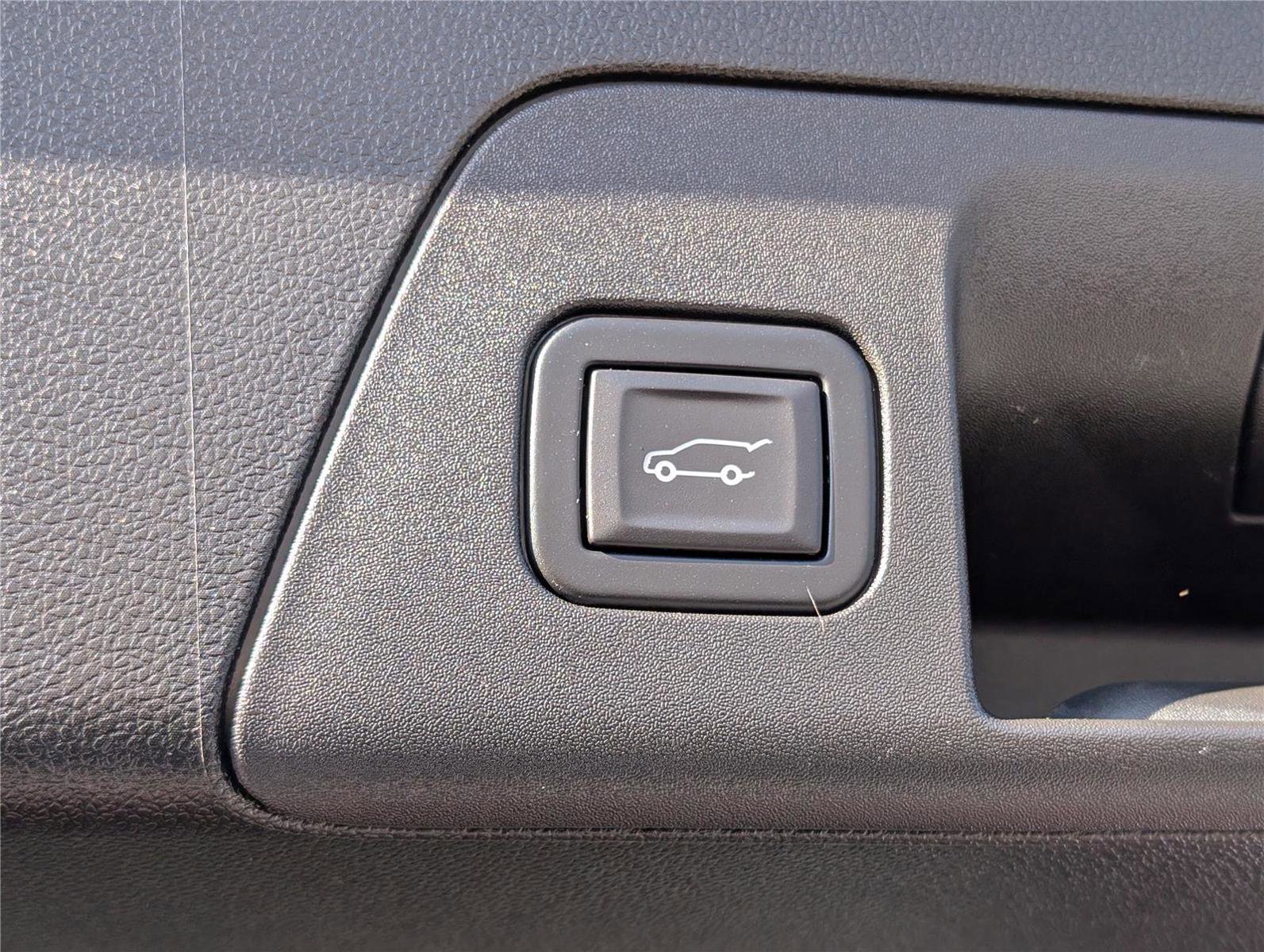 Used 2023 Buick Envision Essence image 14