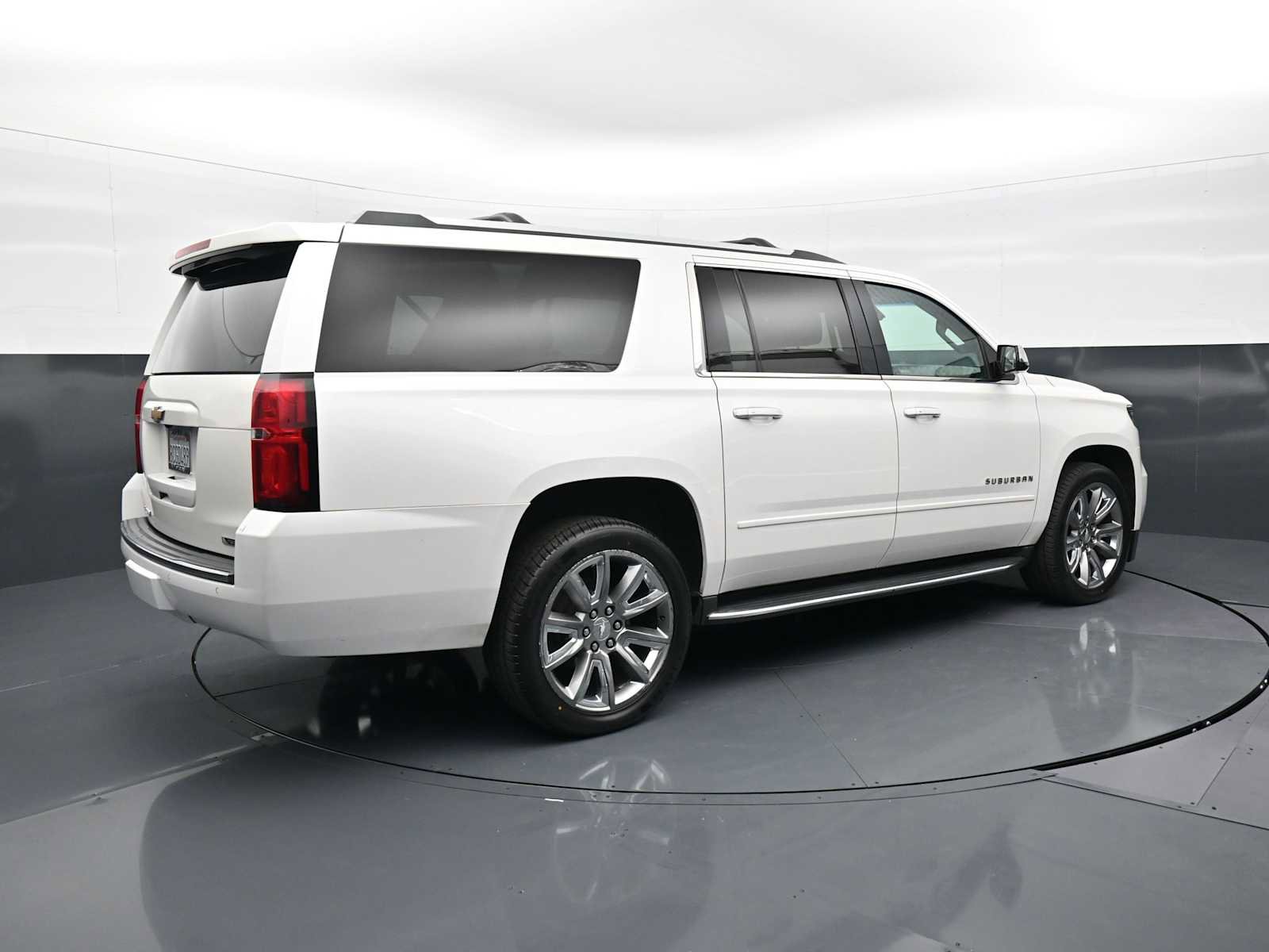 Used 2017 Chevrolet Suburban Premier AWD/4WD image 5