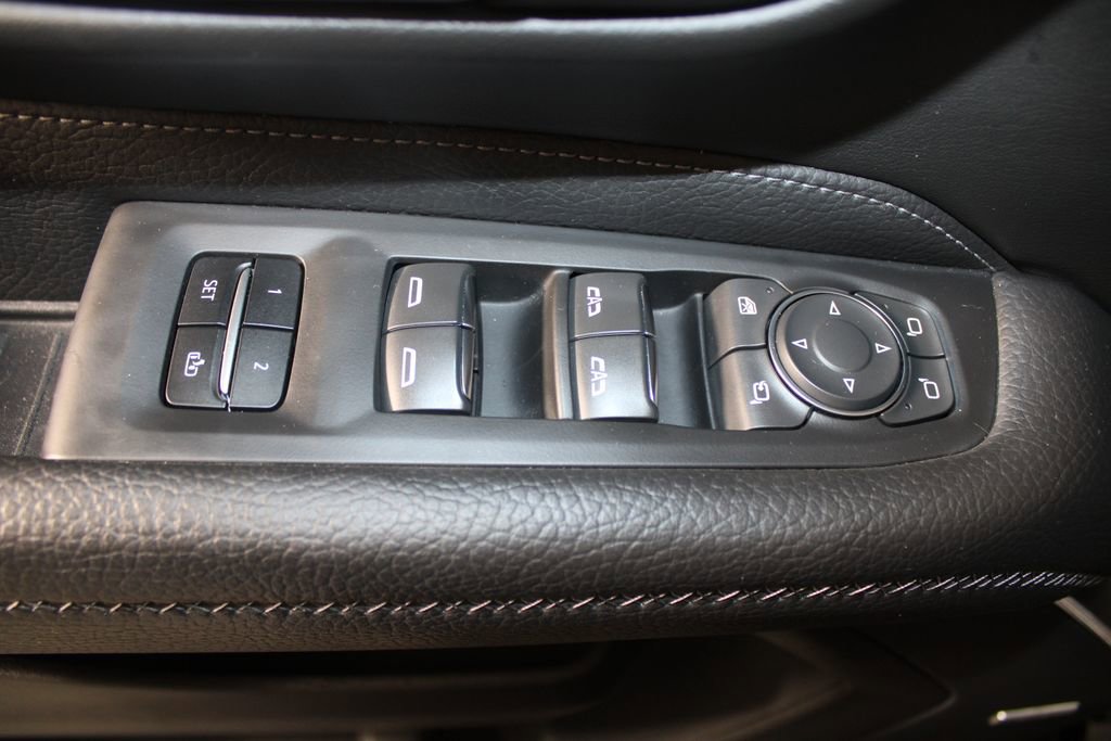 Used 2023 GMC Yukon XL Denali w/ Denali Reserve Package image 22