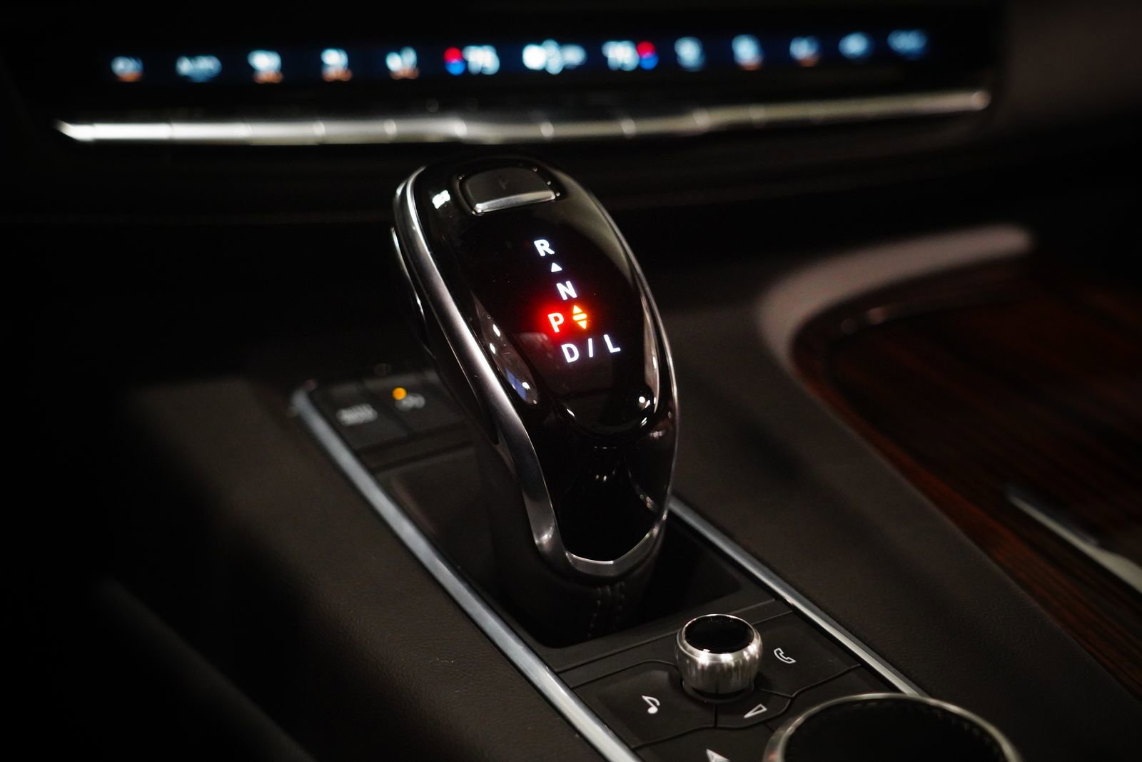 Used 2021 Cadillac Escalade ESV Premium Luxury w/ Driver Assist Tech Package image 29