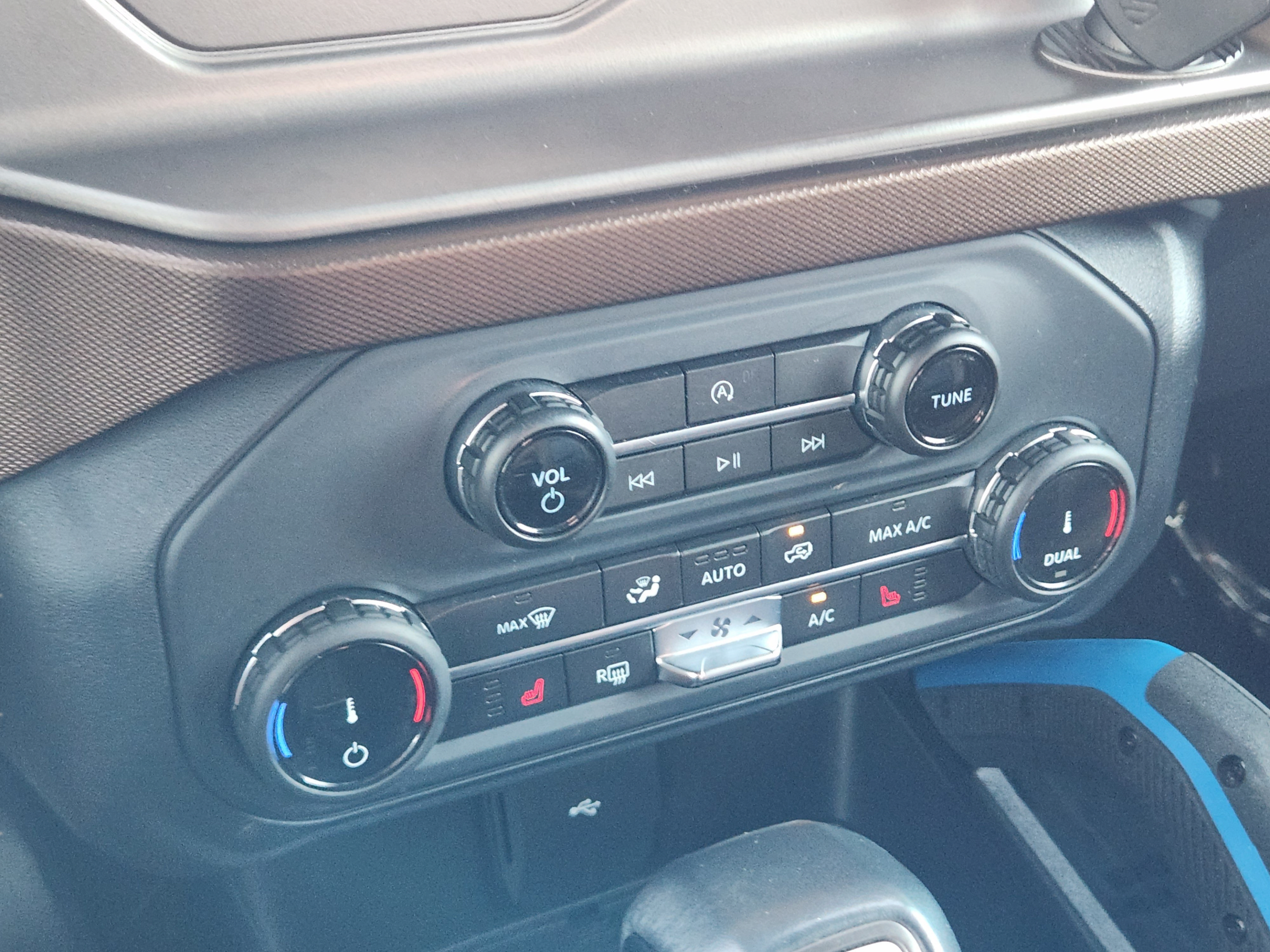 Used 2022 Ford Bronco Outer Banks AWD/4WD image 13