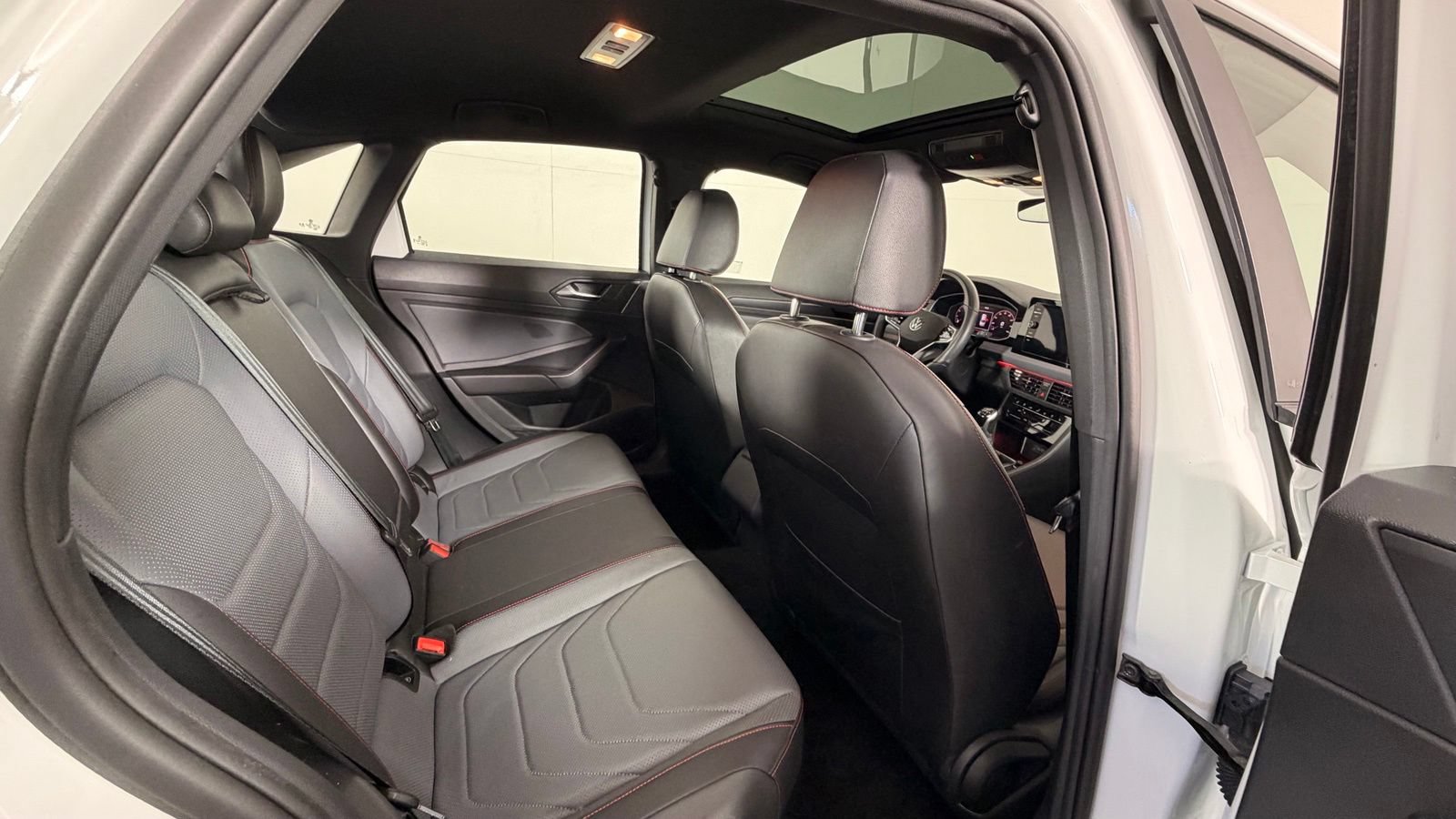 Used 2025 Volkswagen Jetta GLI Autobahn FWD image 19