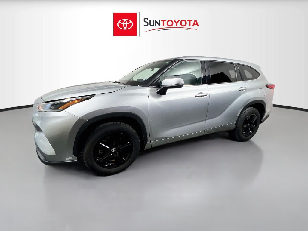 Used 2021 Toyota Highlander LE FWD image 7