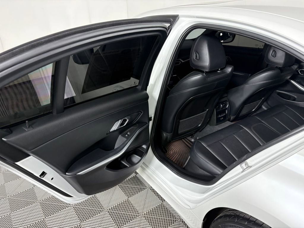 Used 2023 BMW 330i xDrive 330i xDrive w/ Premium Package image 28