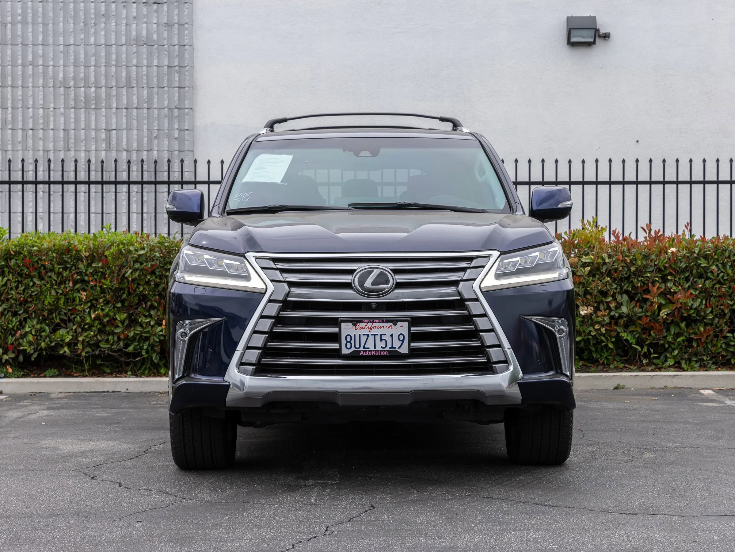Used 2021 Lexus LX 570 4WD w/ Luxury Package image 8