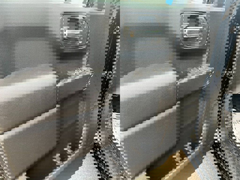 New 2025 Chevrolet Silverado 1500 Custom image 18