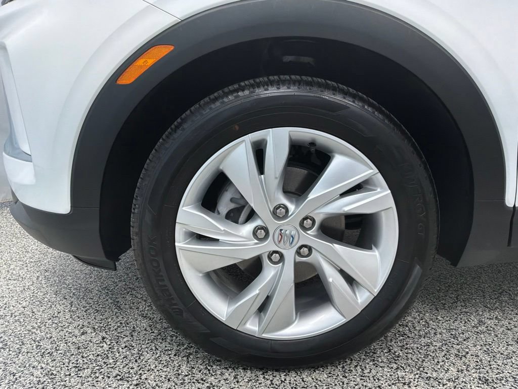 Used 2024 Buick Encore GX Preferred w/ Advanced Technology Package FWD image 11