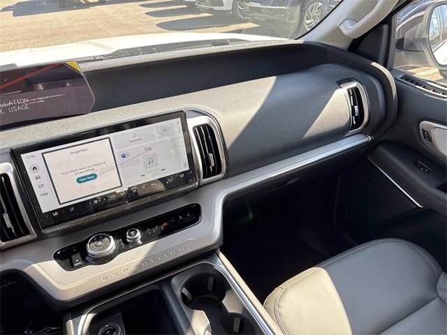 New 2025 Ford Expedition Active image 15