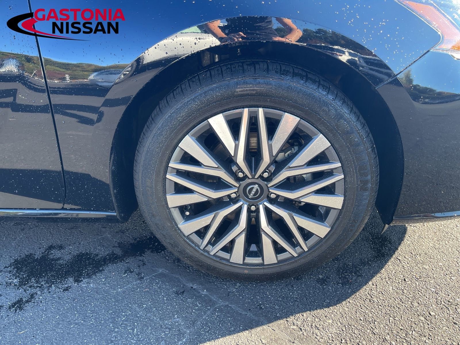 Used 2023 Nissan Altima 2.5 SV image 14