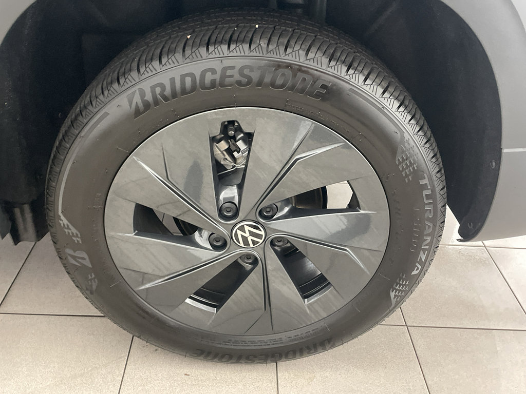 New 2025 Volkswagen Taos S image 32