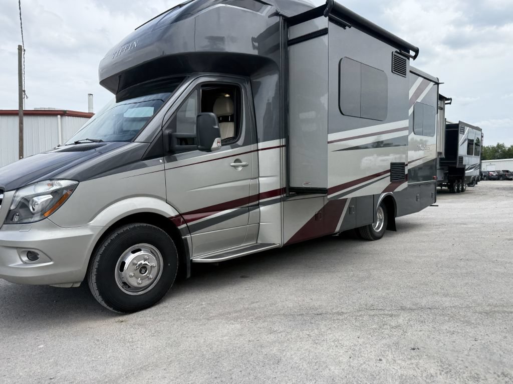 Used 2018 Mercedes-Benz Sprinter 3500 image 7