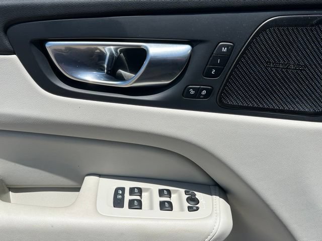 Certified 2025 Volvo XC60 T8 Ultra AWD/4WD image 27