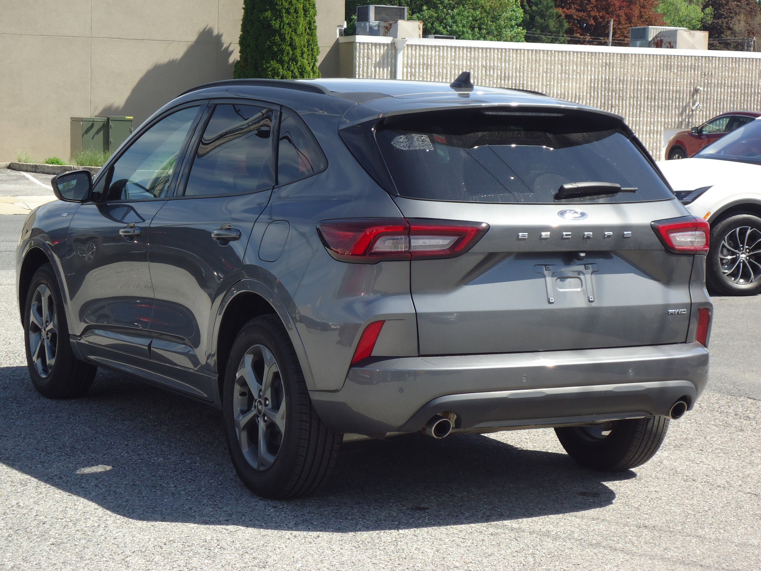 Used 2023 Ford Escape ST-Line w/ Tech Pack #1 AWD/4WD image 5