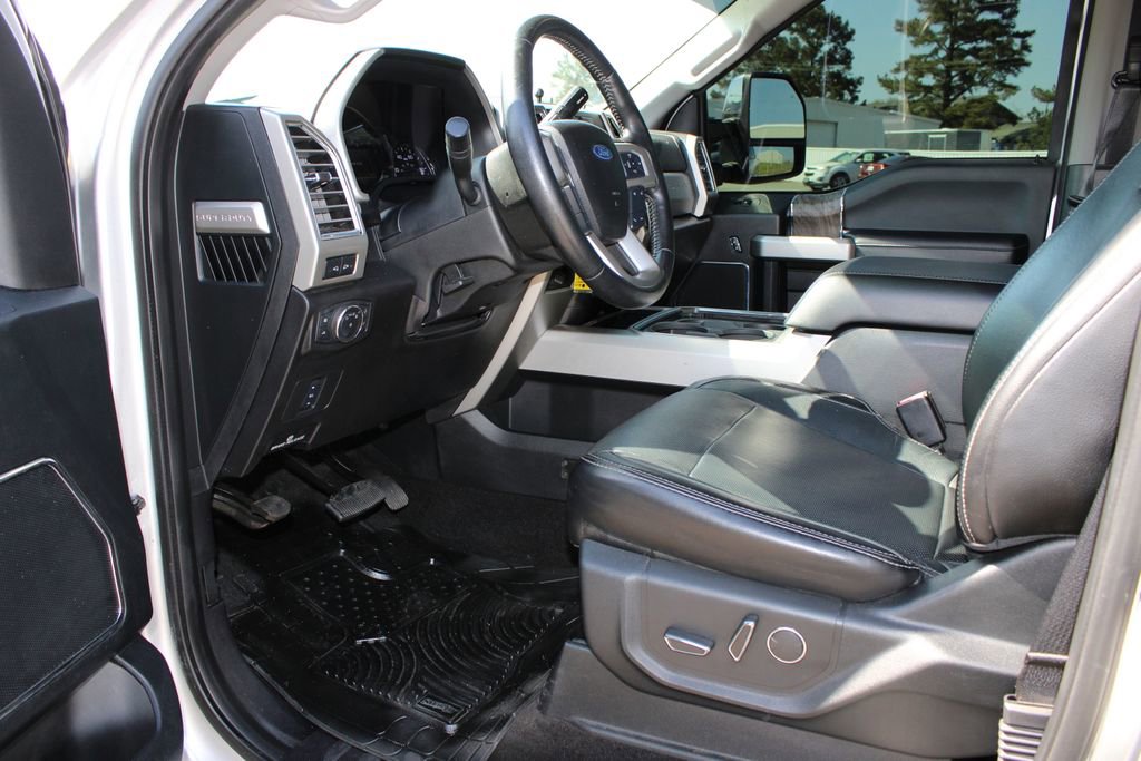 Used 2017 Ford F250 Lariat w/ Chrome Package image 12
