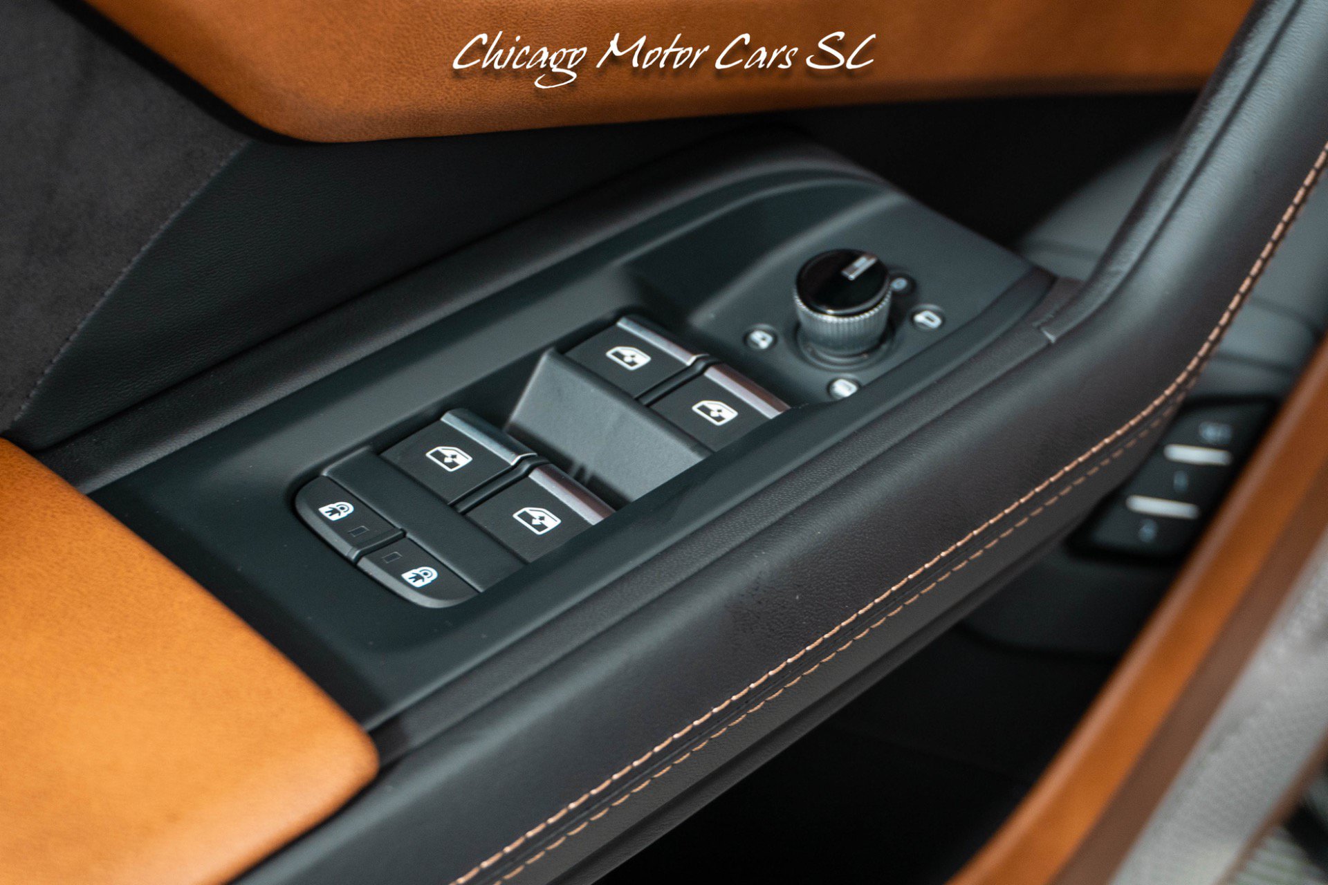 Used 2021 Lamborghini Urus AWD/4WD image 34