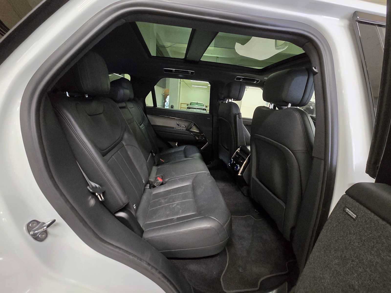 Used 2024 Land Rover Range Rover Sport Dynamic SE AWD/4WD image 12