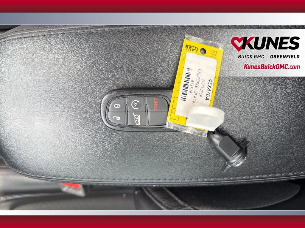 Used 2020 Jeep Cherokee Latitude Plus image 18