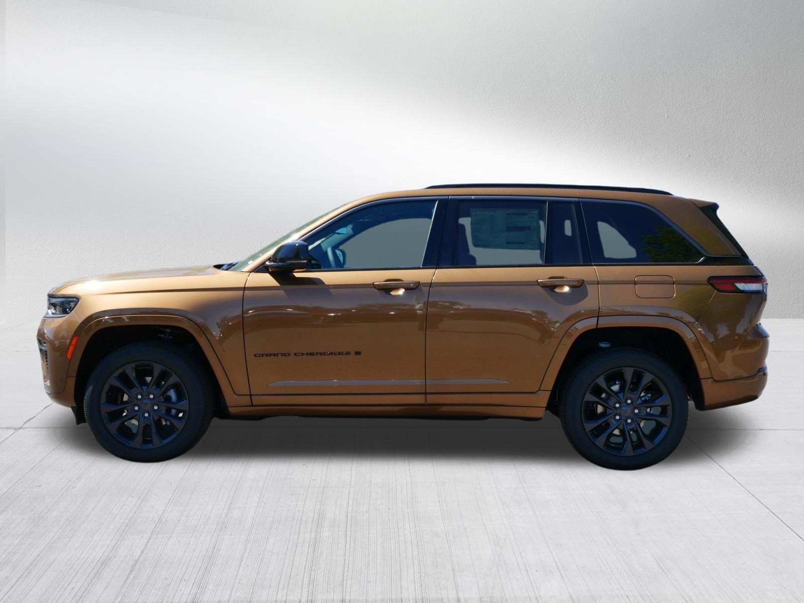 New 2026 Jeep Grand Cherokee Limited AWD/4WD image 4