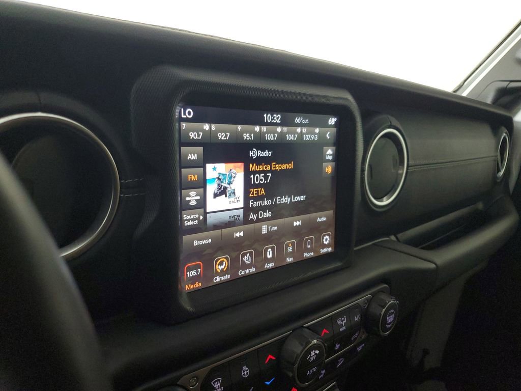 Used 2020 Jeep Wrangler Unlimited Sahara image 25