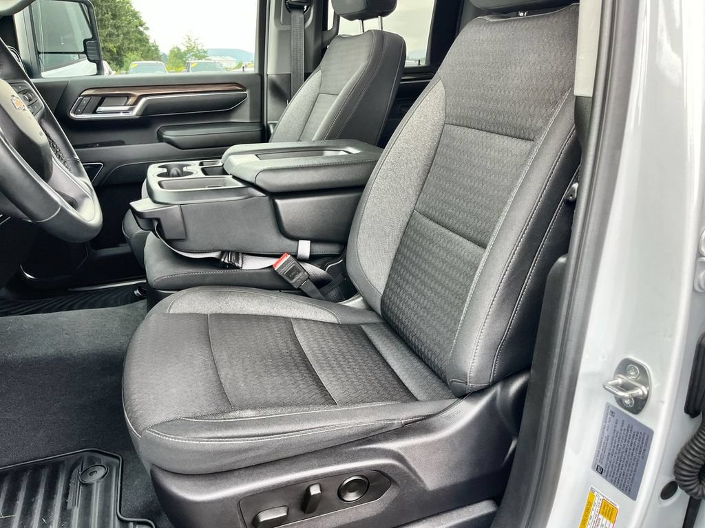 Used 2024 Chevrolet Silverado 2500 LT w/ Convenience Package AWD/4WD image 10