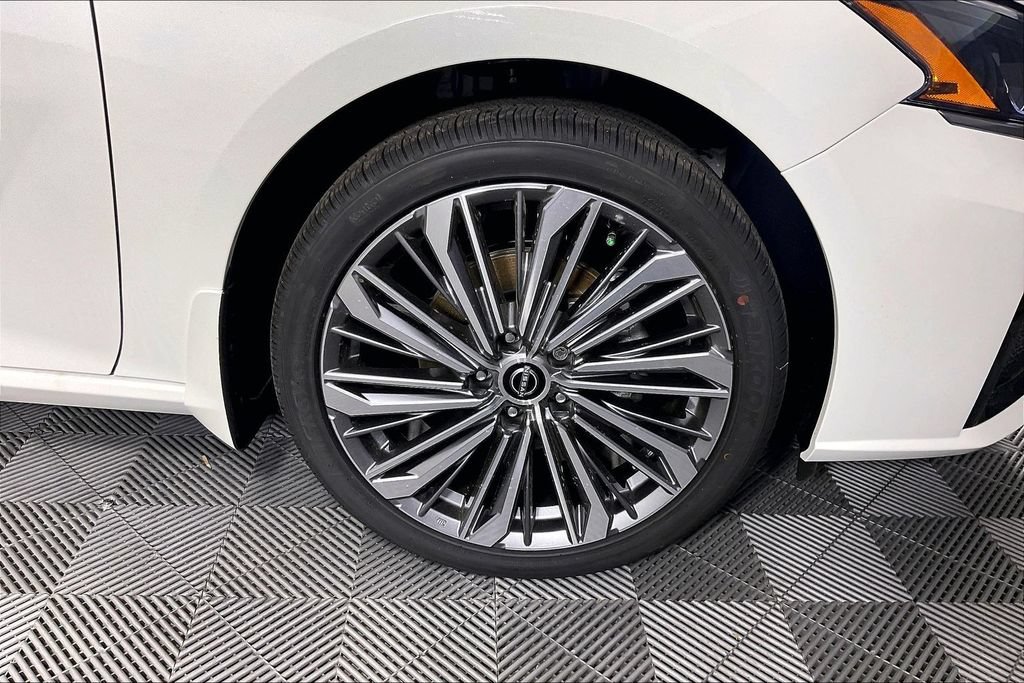 New 2026 Nissan Altima 2.5 SV w/ SV Premium Package AWD/4WD image 14