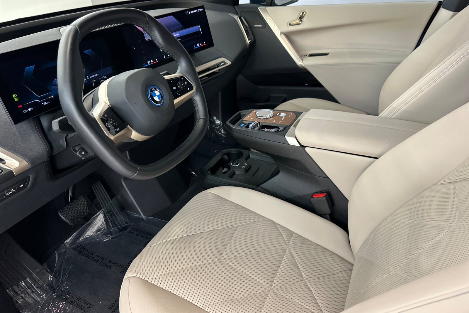 Certified 2024 BMW iX xDrive50 AWD/4WD image 4