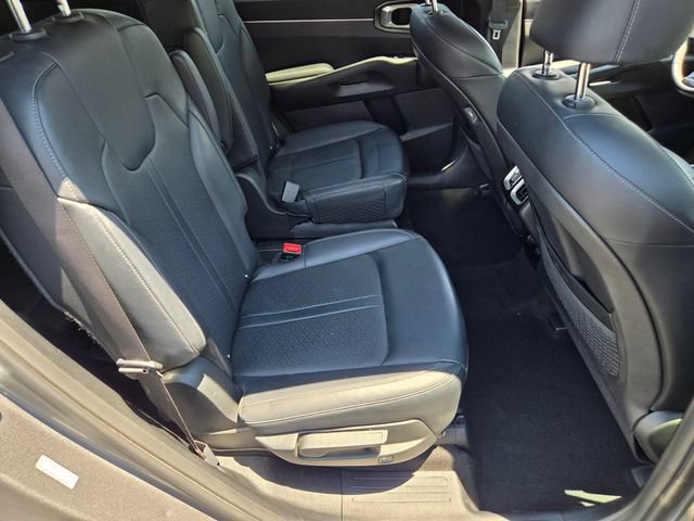 Used 2021 Kia Sorento EX FWD image 16