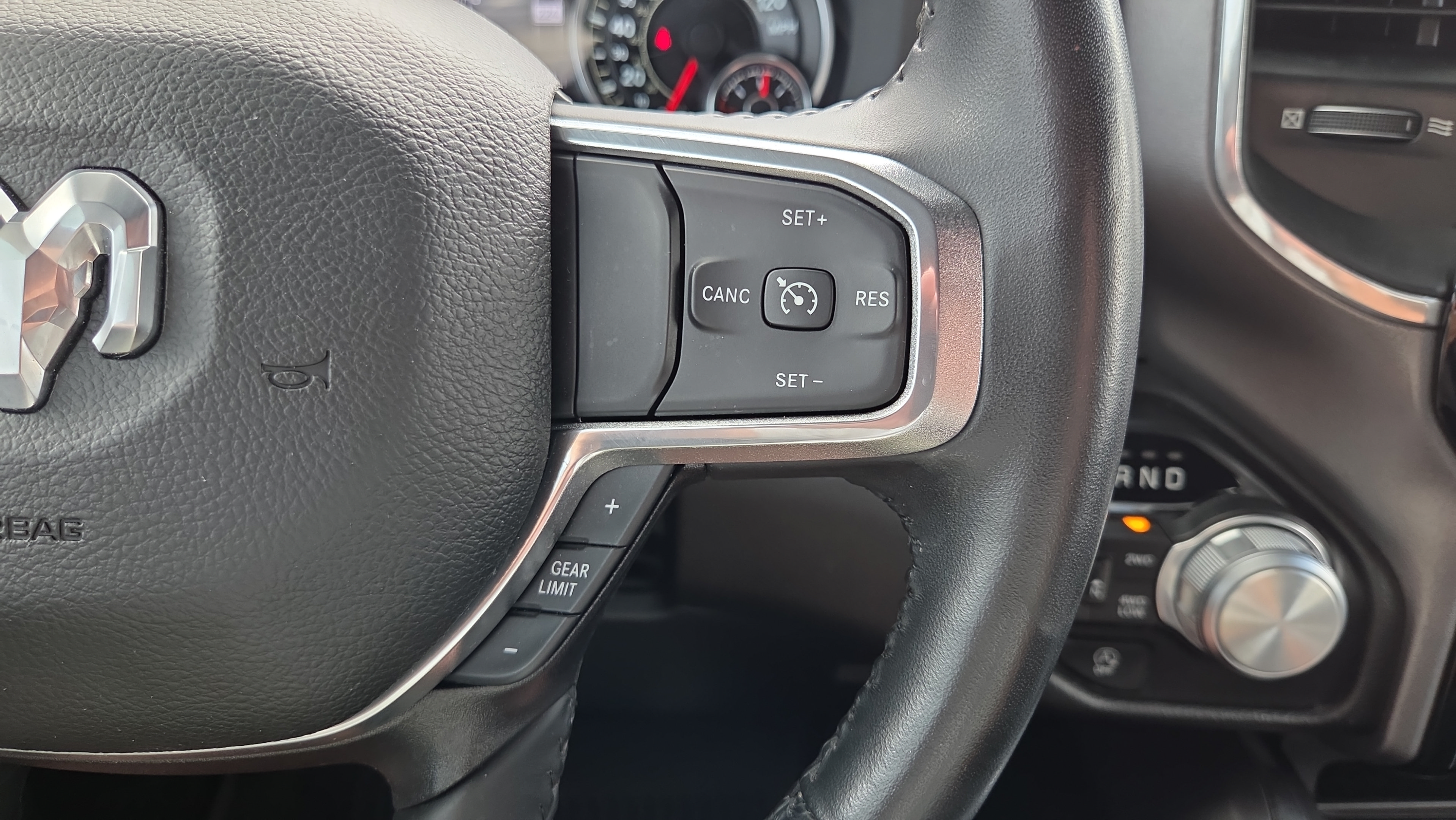 Used 2023 RAM 1500 Laramie AWD/4WD image 27