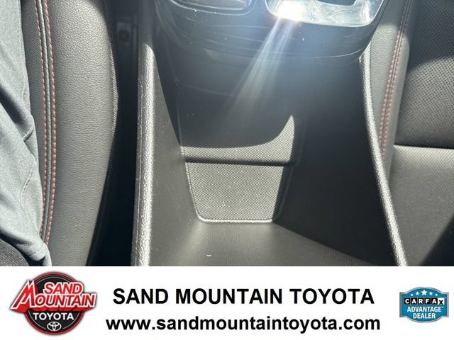 Used 2024 Chevrolet Trax RS w/ Sunroof Package FWD image 21