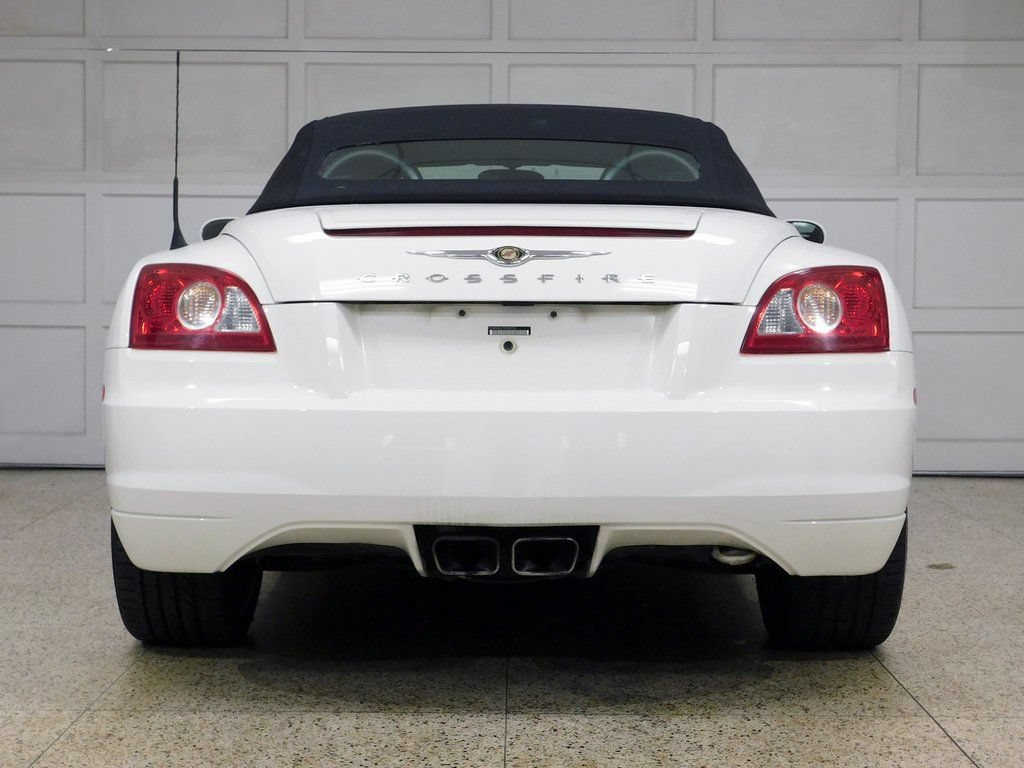 Used 2005 Chrysler Crossfire Limited RWD image 9