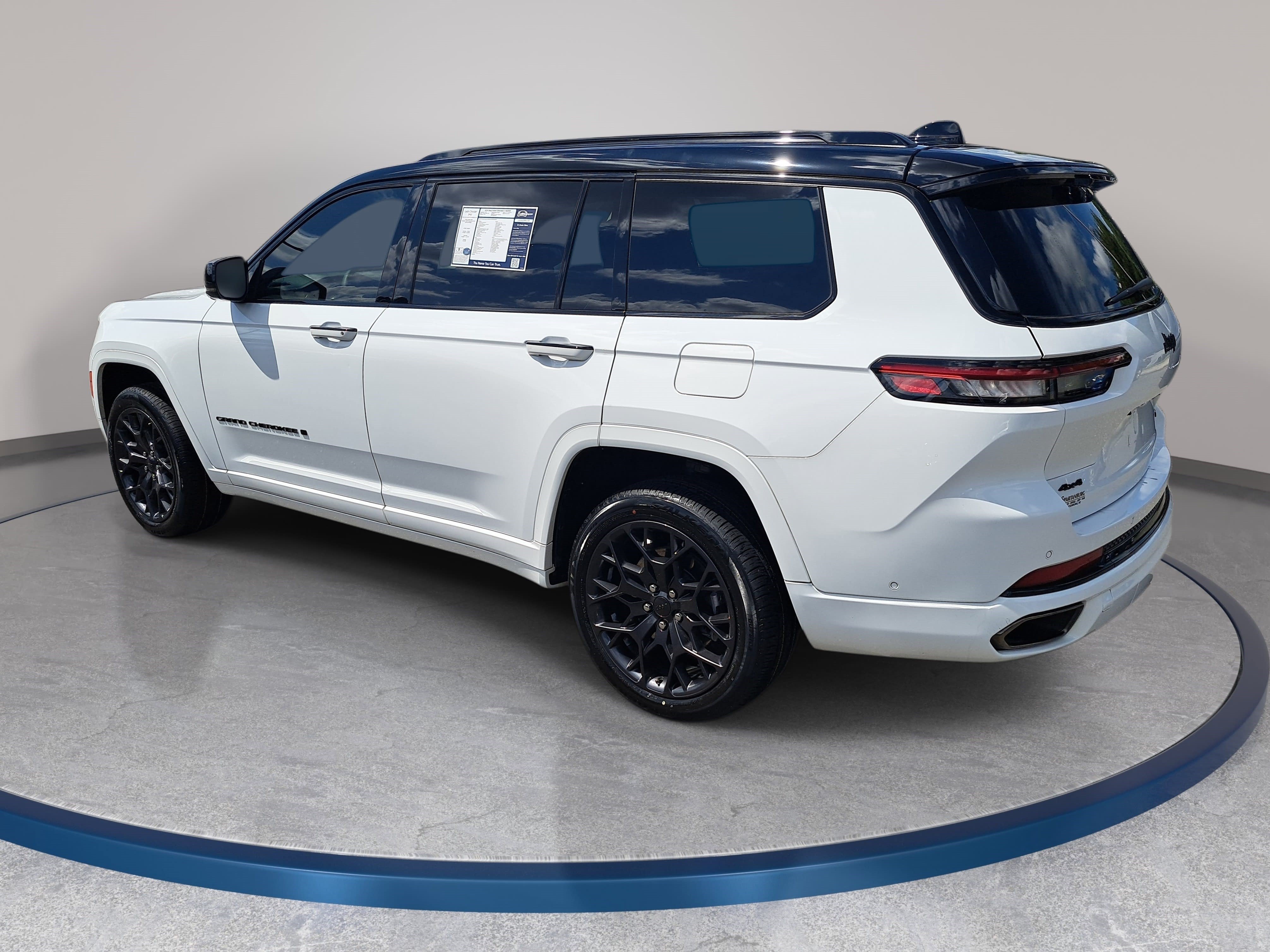 Used 2024 Jeep Grand Cherokee L Summit AWD/4WD image 7