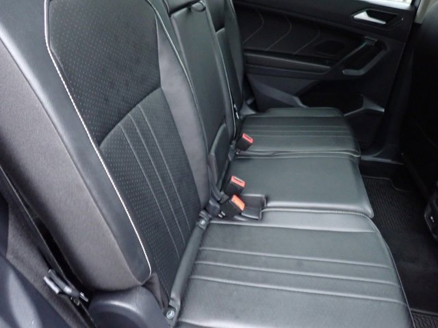 Used 2022 Volkswagen Tiguan SE image 14