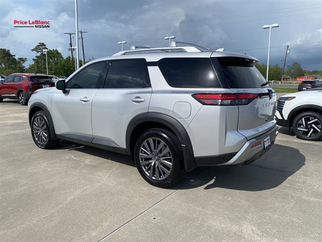 Used 2024 Nissan Pathfinder SL w/ SL Premium Package image 5