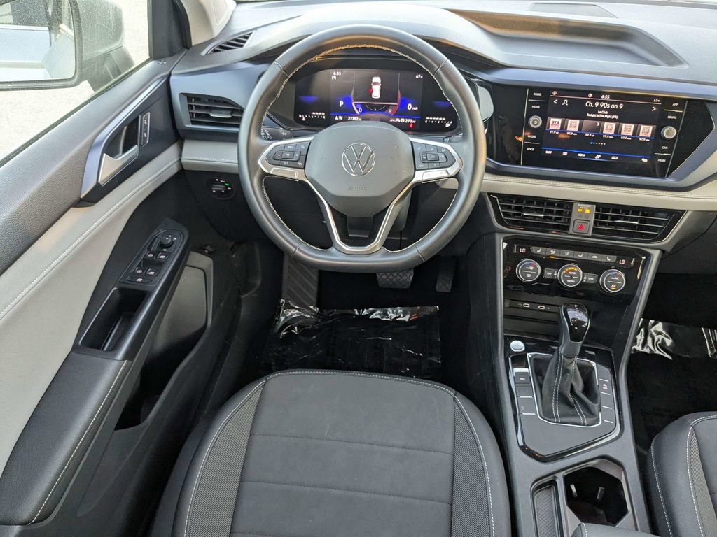 Used 2024 Volkswagen Taos SE image 16