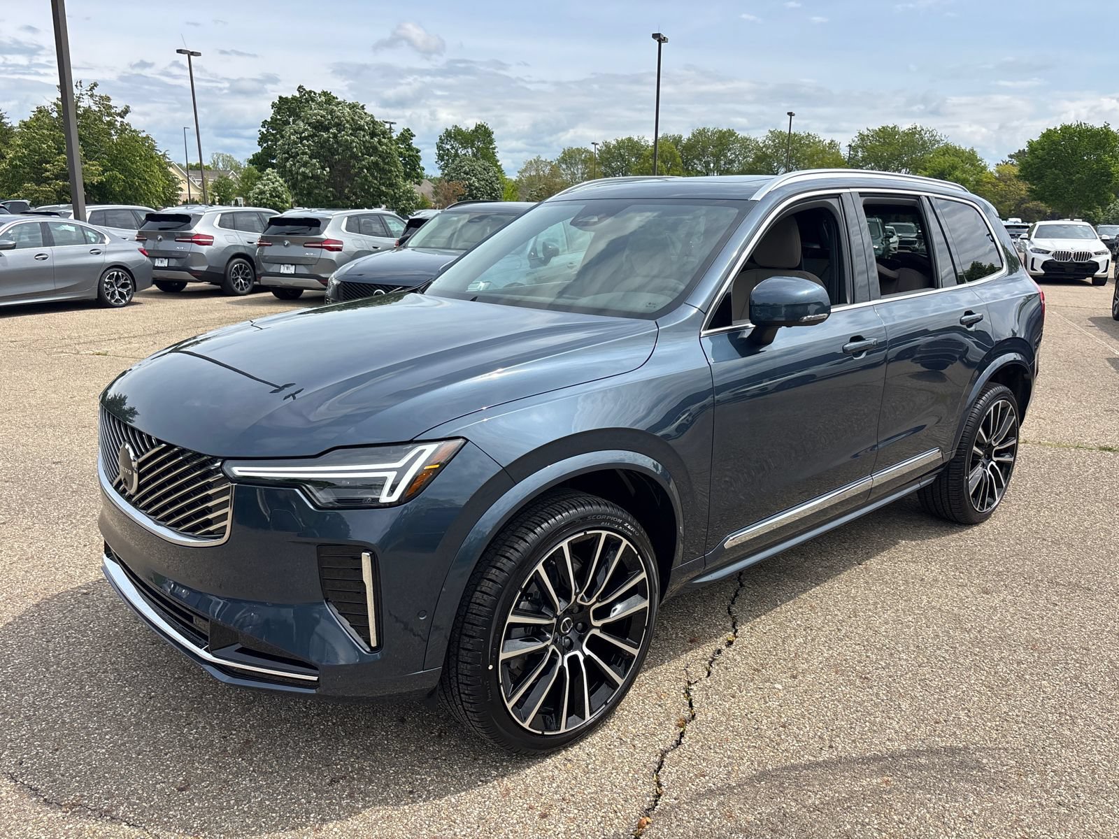 New 2026 Volvo XC90 B6 Plus w/ Protection Package Premier AWD/4WD image 1