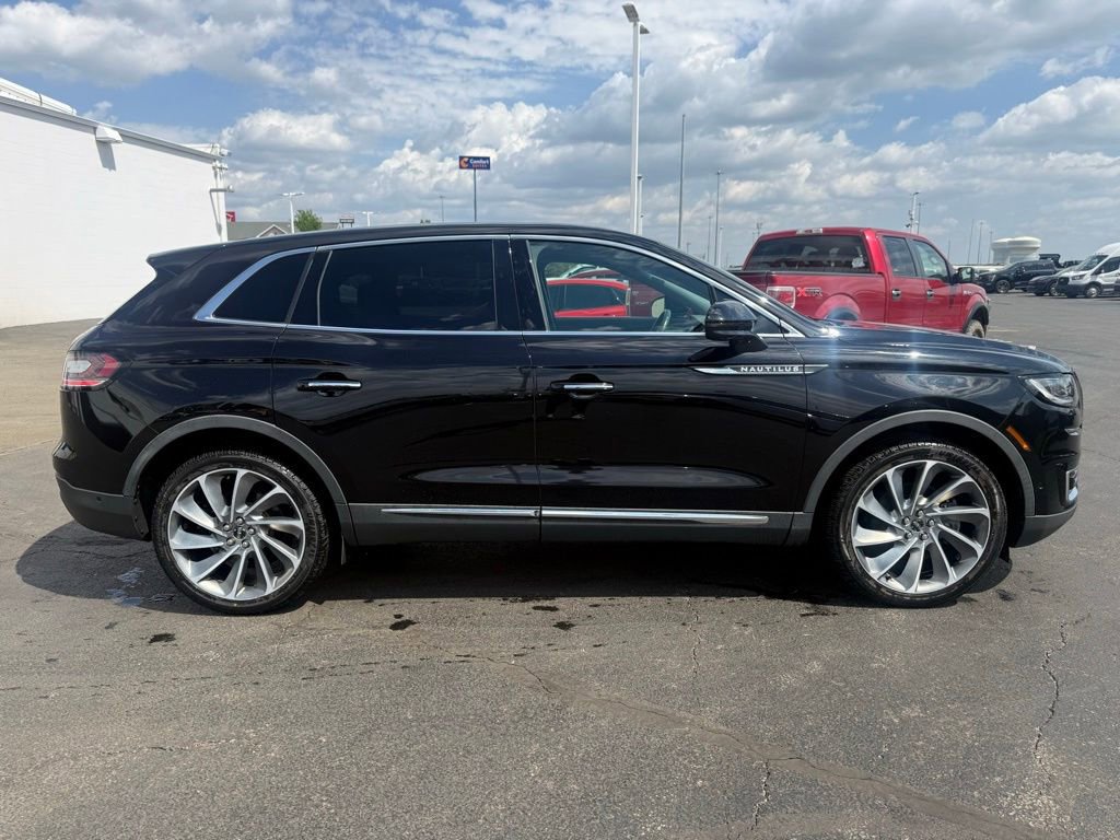 Used 2019 Lincoln Nautilus Reserve w/ Ultimate Package AWD/4WD image 2