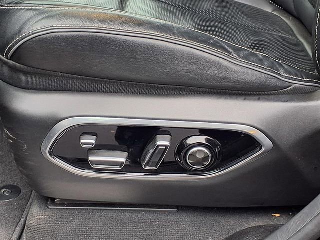 Used 2022 Jeep Grand Cherokee Overland w/ Advanced Protech Group III image 4