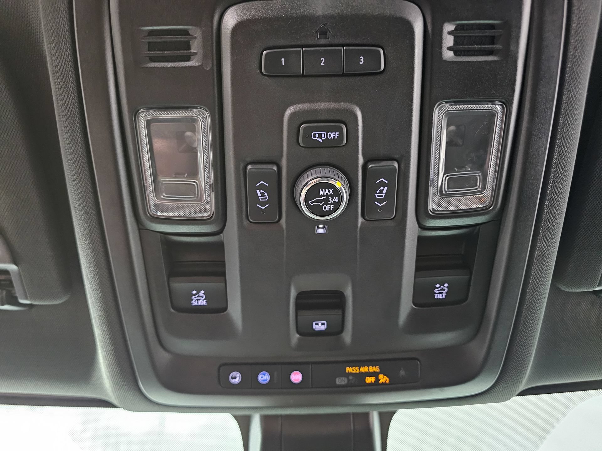 Used 2022 Chevrolet Tahoe Z71 w/ Luxury Package AWD/4WD image 37