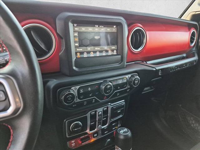 Used 2018 Jeep Wrangler Unlimited Rubicon w/ Cold Weather Group AWD/4WD image 14