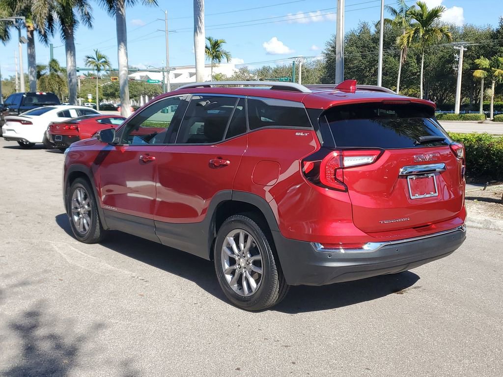 Certified 2022 GMC Terrain SLT image 3