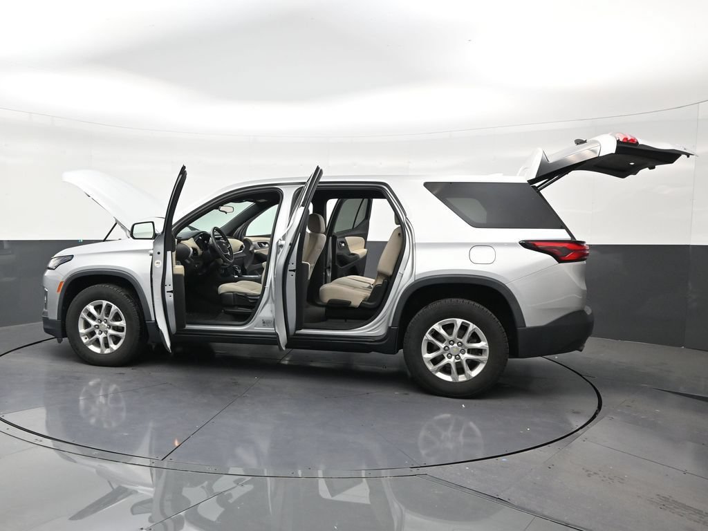 Used 2022 Chevrolet Traverse LS FWD image 29